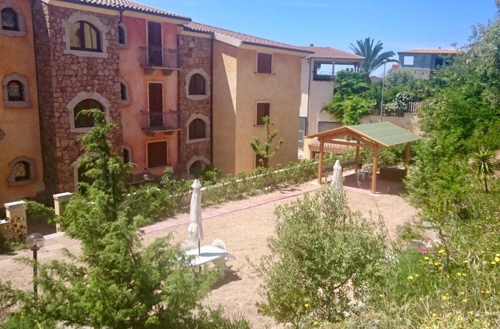 Villa Borgo Bellavista Badesi Exterior foto