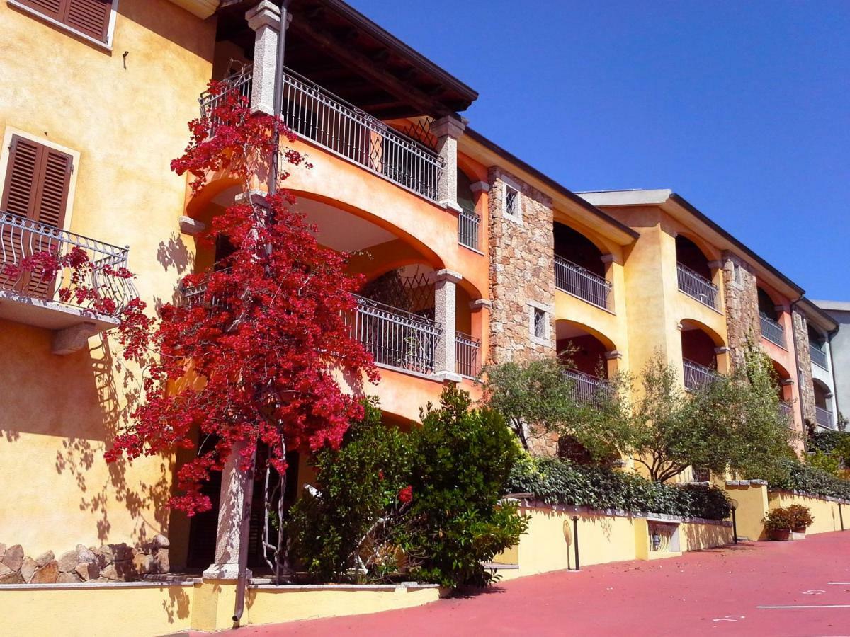 Villa Borgo Bellavista Badesi Exterior foto