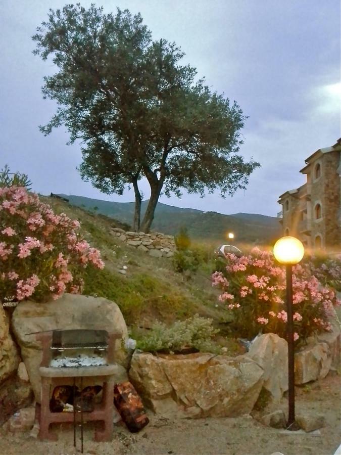 Villa Borgo Bellavista Badesi Exterior foto