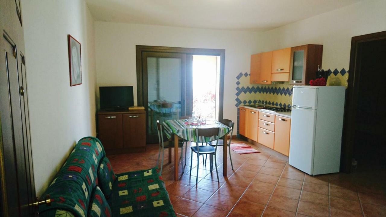 Villa Borgo Bellavista Badesi Exterior foto